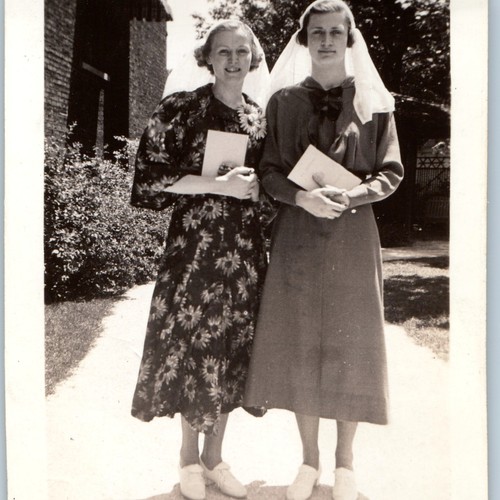 C1930s snapshot two young - c1930s,