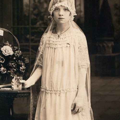 C1920s studio photo - c1920s, catholic